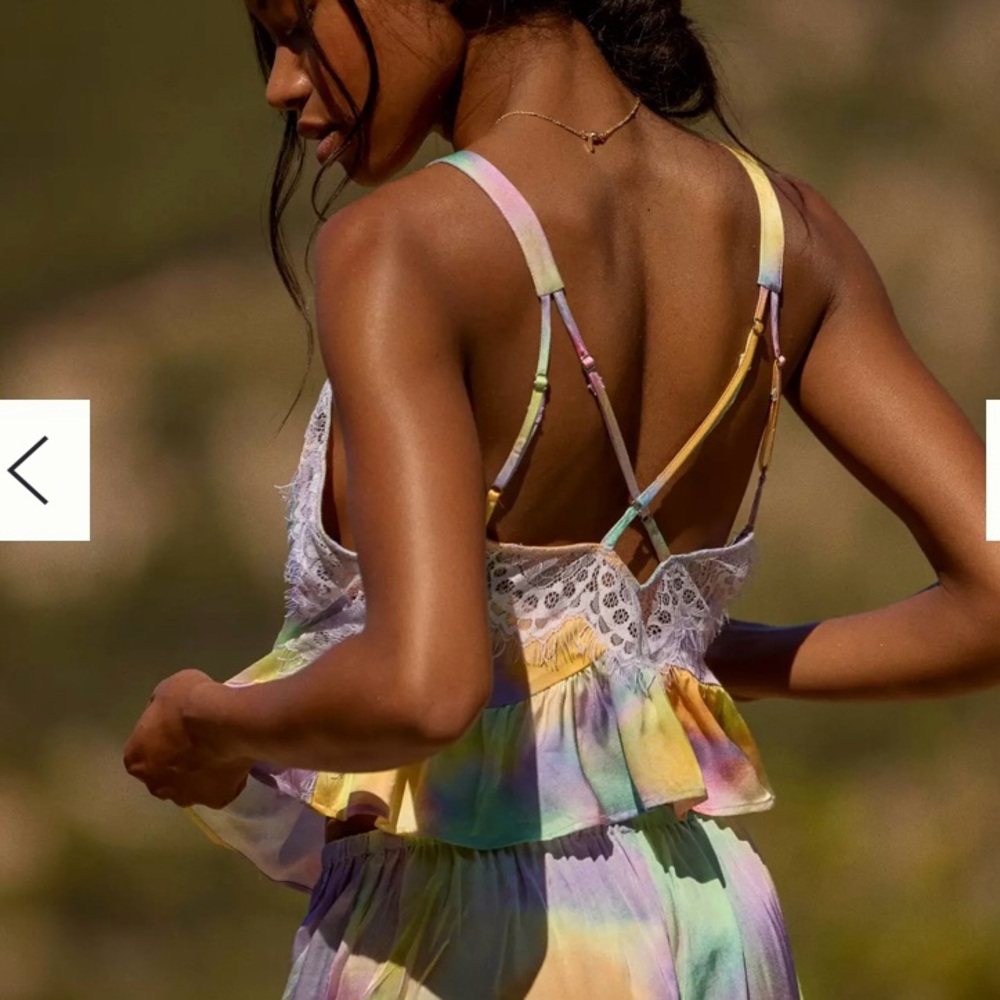 Anthropologie LYREBIRD Silky Plunge-Neck Tank Top size M/Medium Retail $78+ - Picture 4 of 7
